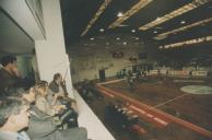 Jogo de basquetebol no Pavilhão Desportivo de Queluz.