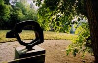 Escultura nos jardins da Quinta da Regaleira no Concerto de Xuan Du / Andrei Ratnikov / Guenrik Elessin, durante o Festival de Música de Sintra.