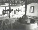 Interior do lagar de azeite construído por Herculano em <span class="hilite">Vale</span> de Lobos.