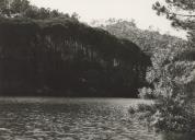 Vista parcial da Lagoa Azul na serra de Sintra.