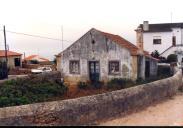 Casas saloias na localidade de Azoia, Colares.