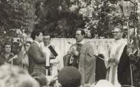 Dom António Ribeiro, Cardeal Patriarca de Lisboa, durante a missa no Parque da Liberdade.