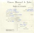 Registo de velocípede de marca Reinaldes, com o nº 8922, em nome de Alberto Abelha, morador em Queluz.