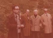 Funeral e homenagem a Ferreira de Castro, com diversas personalidades entre as quais, José Alfredo da Costa Azevedo, Ruben A. Leitão, José Gomes Ferreira e o Professor Barahom Fernandes.