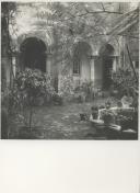 Claustro do Convento da Santíssima Trindade em Sintra.