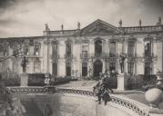 Fachada em ruinas do Palácio Nacional de Queluz depois do incêndio do dia 06 de Outubro de 1934. 